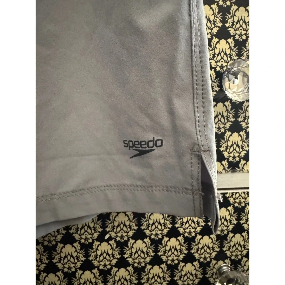 Speedo Mens Swim Trunks Gray Elastic Waist Zip Pocket Board Shorts Size Medium‎